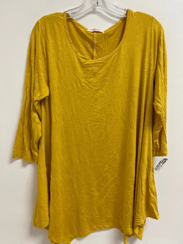 women's tops for those who want to show off their figure in a flattering wayTop Long Sleeve By Clothes Mentor In Yellow, Size: M