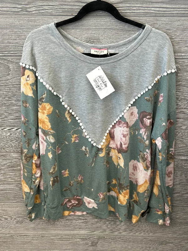 women's tops for those who want to show off their figure in a flattering wayTop Long Sleeve By Clothes Mentor In Floral Print, Size: 1x