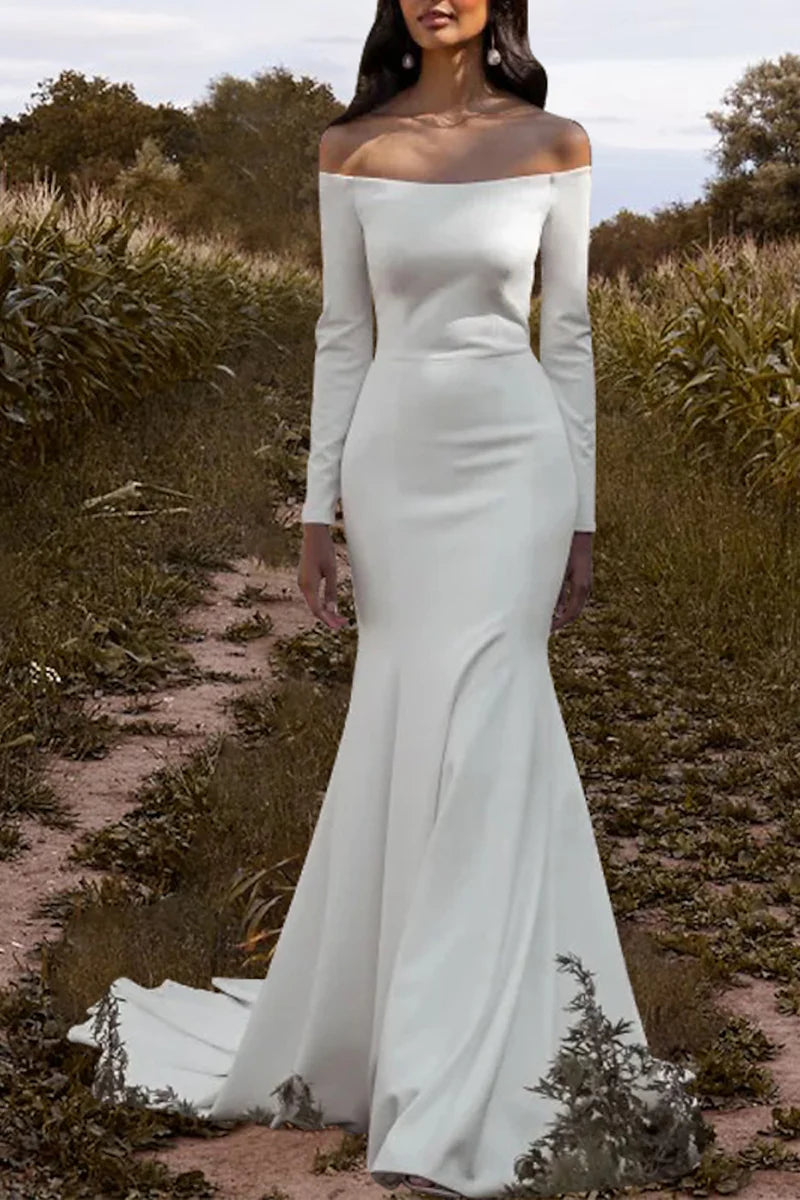 Statement DressLeisure wedding dress in the lobby, off the shoulder long sleeved minimalist summer bride dress