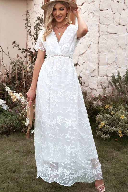 Short-Sleeve DressLace maxi dress