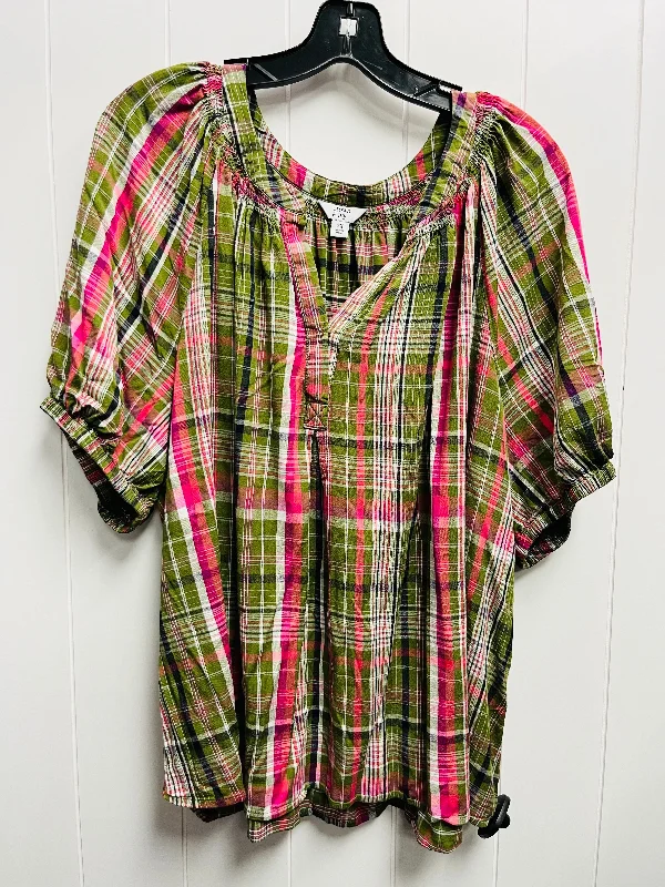 women's tops for casual FridaysTop Short Sleeve By Crown And Ivy In Green & Pink, Size: 3x