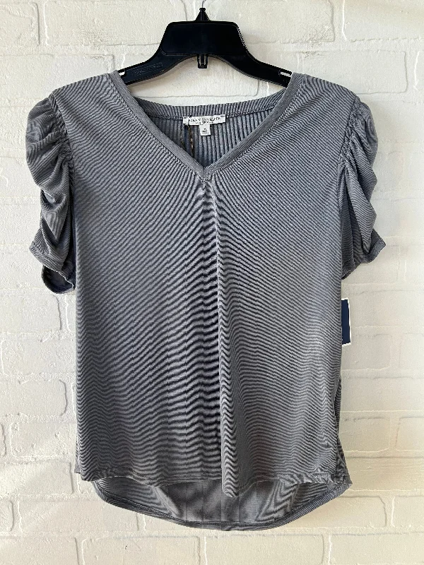 women's tops with sleeveless designsTop Short Sleeve By Green Envelope In Grey, Size: M