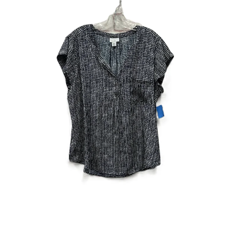 women's tops for relaxed weekendsTop Short Sleeve By Liz Claiborne In Blue & White, Size: 1x